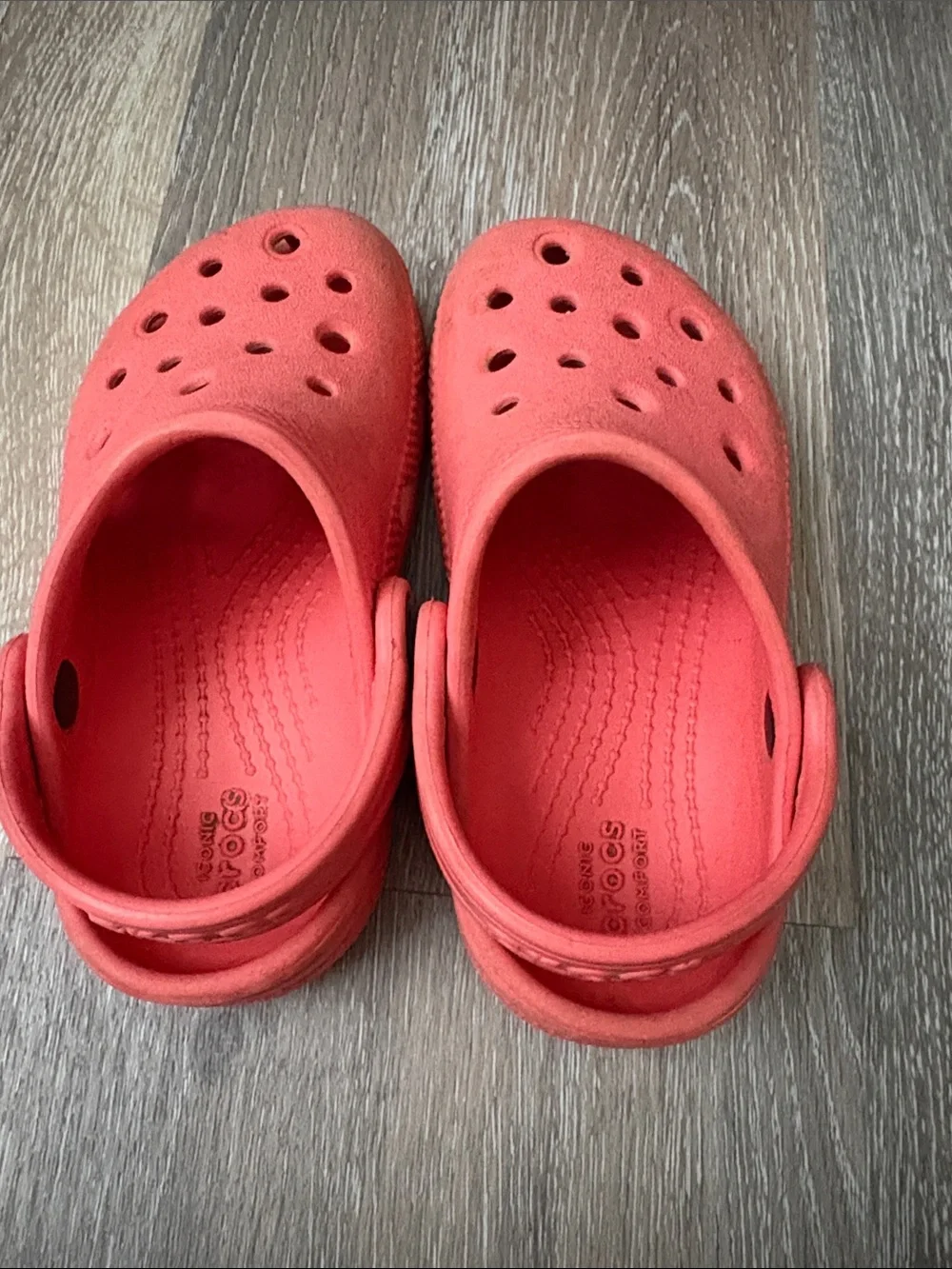 CROCS comfortable lightweight