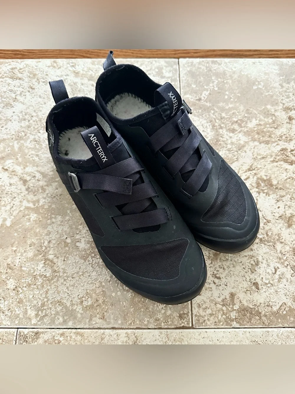 Arcteryx lightweight black