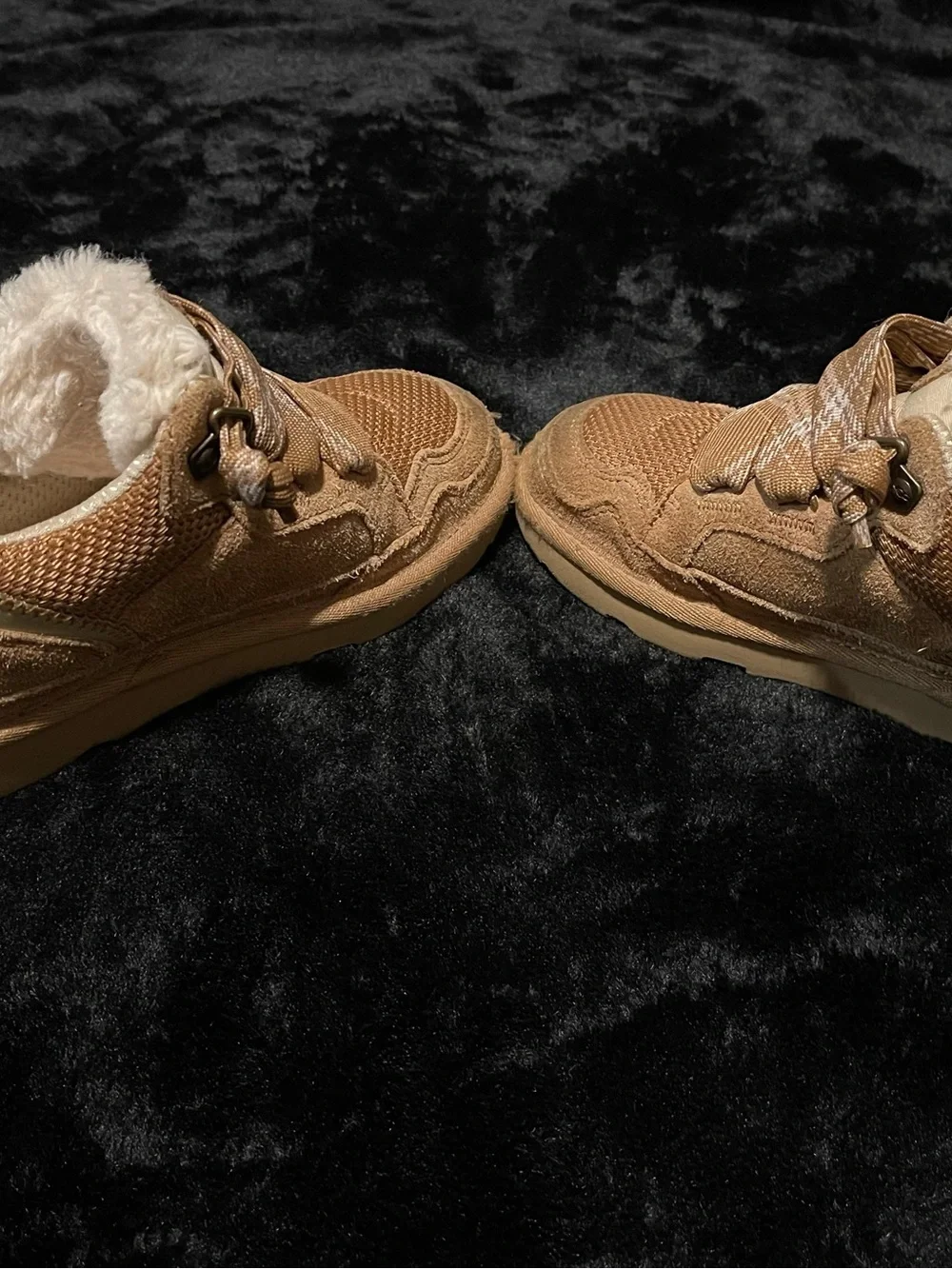 UGG see photos