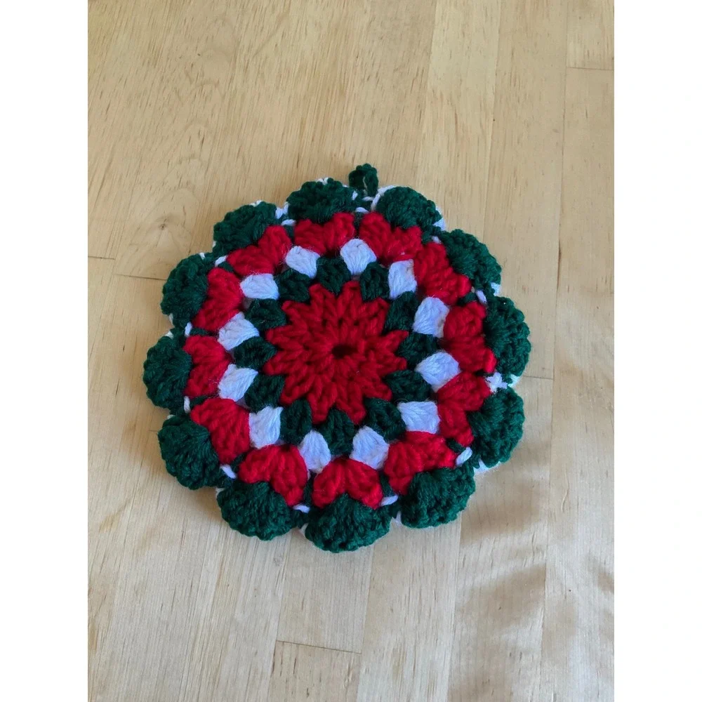 Handmade Crochet Potholder Red Green White Christmas Hot Pad Trivet 7.5