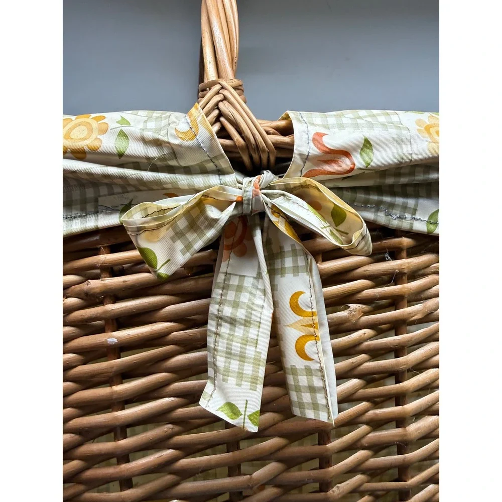 N/A vintage wicker
