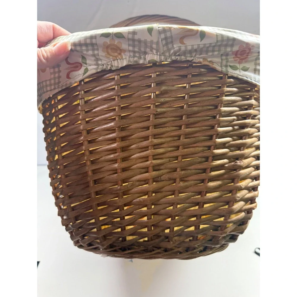N/A vintage wicker