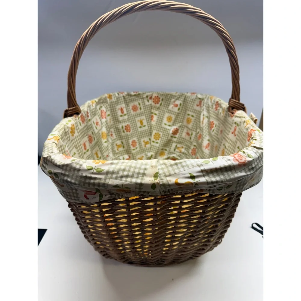 N/A vintage wicker