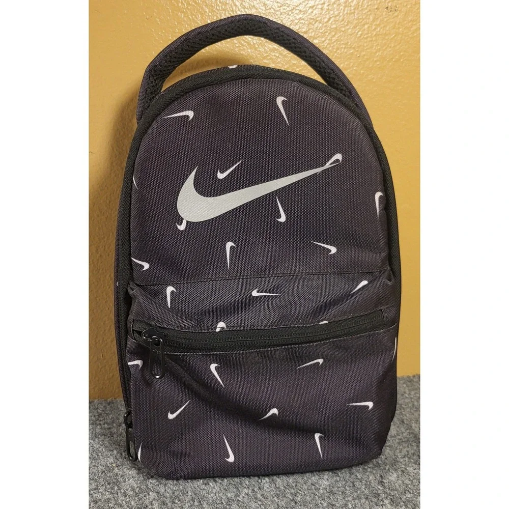 Nike Classic Fuel Pack Lunch Bag - Black, One Size, A2(A135T)