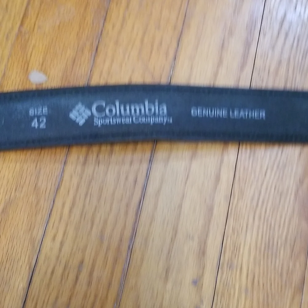 Columbia size 42