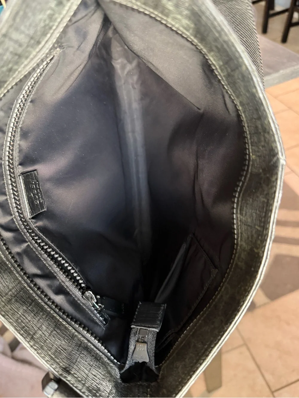 Gucci messenger bag