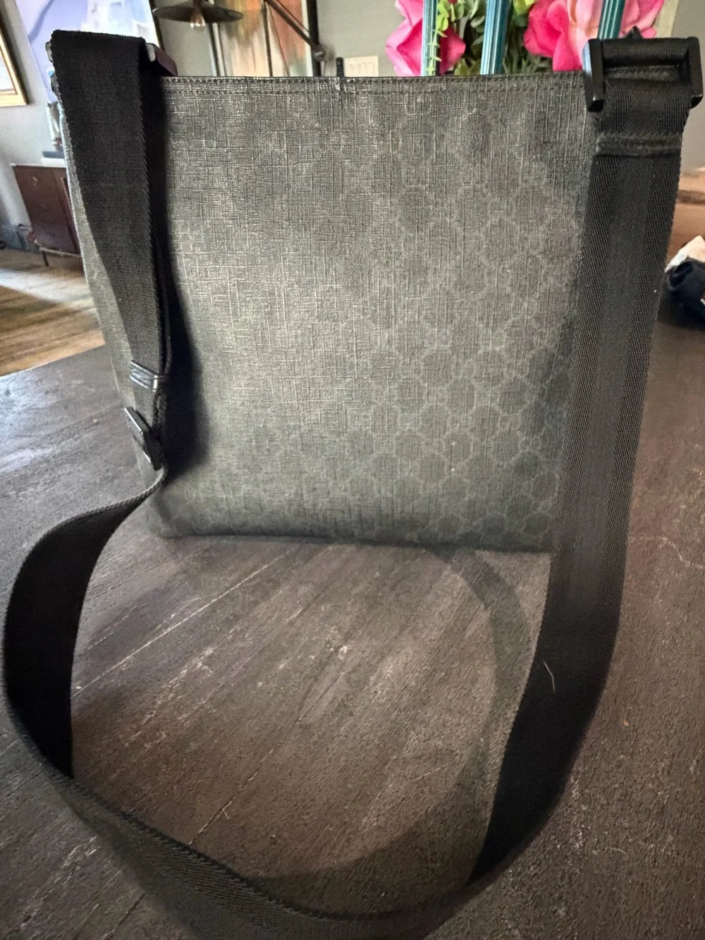 Gucci messenger bag