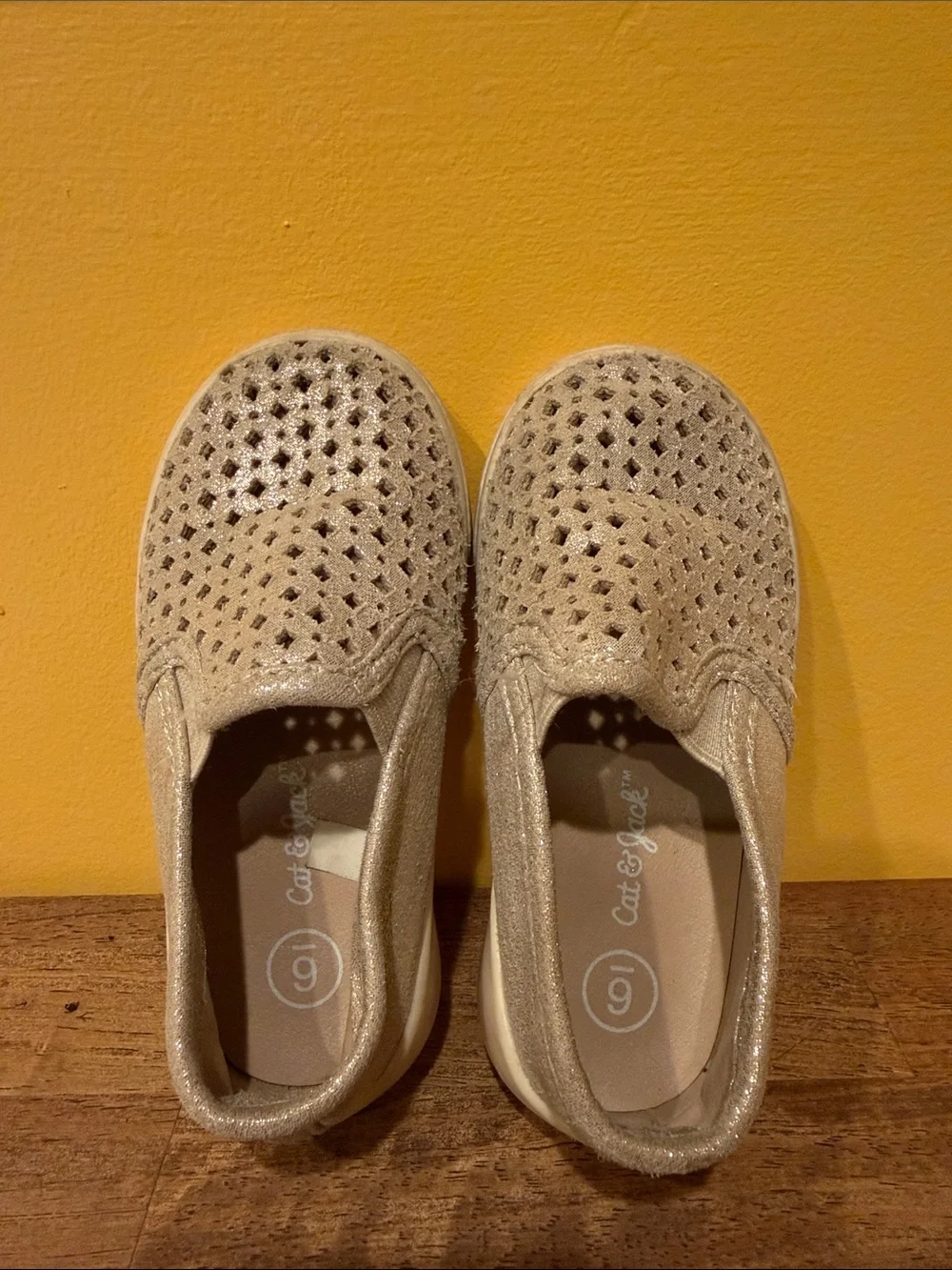 Cat & Jack Girls' Gold Glitter Slip-On Shoes, 6