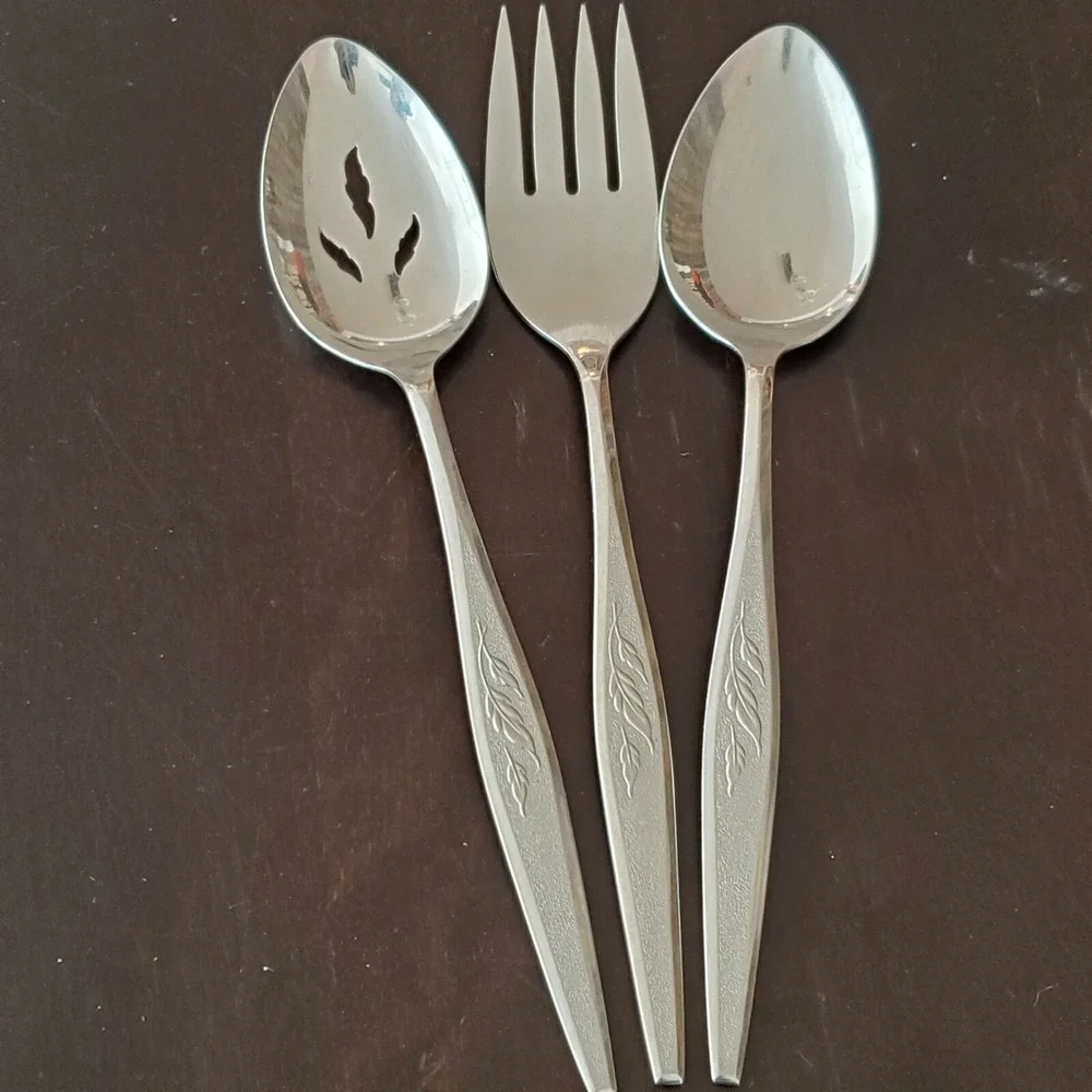 3 Serving Pieces Spoons‎ Oneida Community Woodmere Textured Wheat Leaf stainless