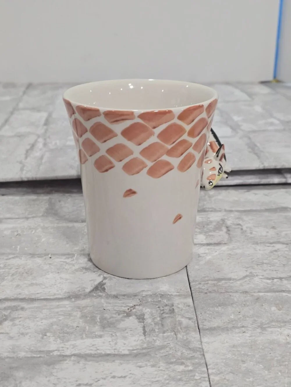 Pier 1 Giraffe Neck Handle Coffee Mug 3D Hand Painted Stoneware 16 Oz Retired