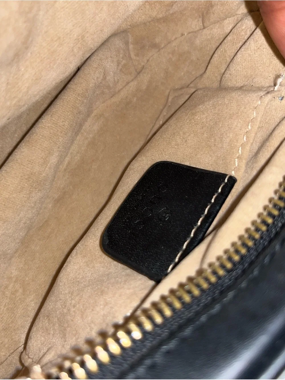 Gucci compact chevron