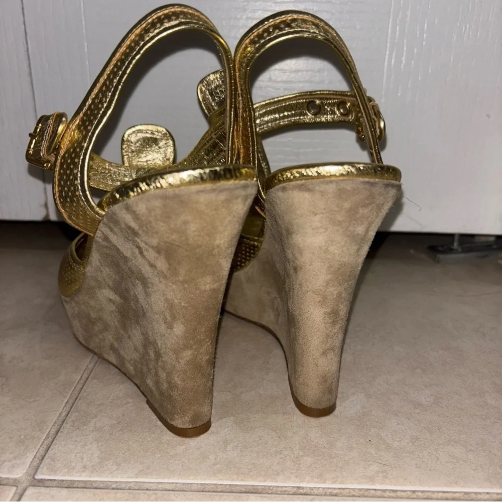 Goldenbleu shoe touch