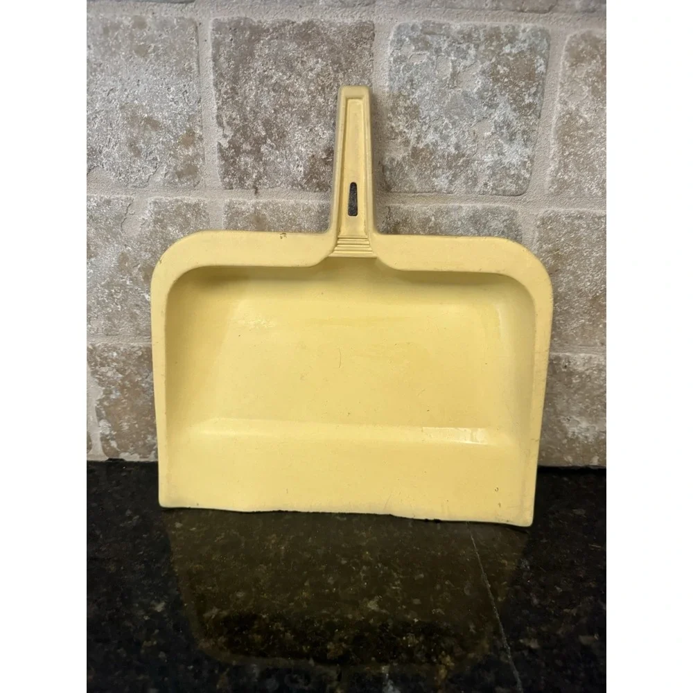 Vintage‎ Rubbermaid Dust Pan Heavy Hard Rubber #2003 19 Yellow