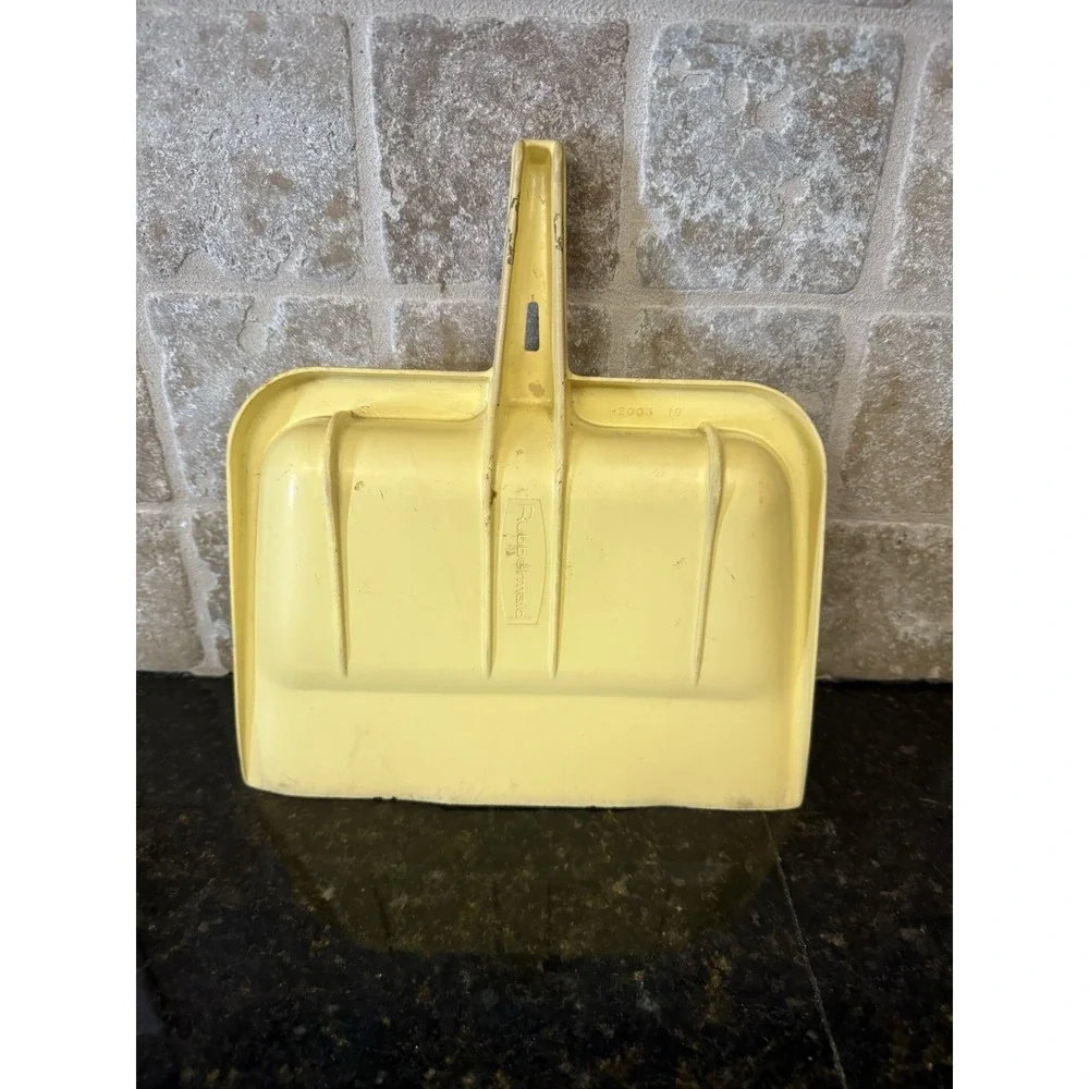 Rubbermaid vintage yellow