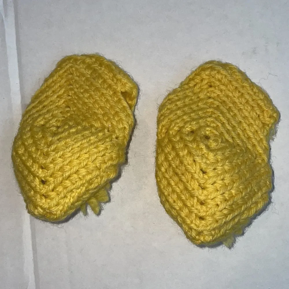 Vintage yellow yarn