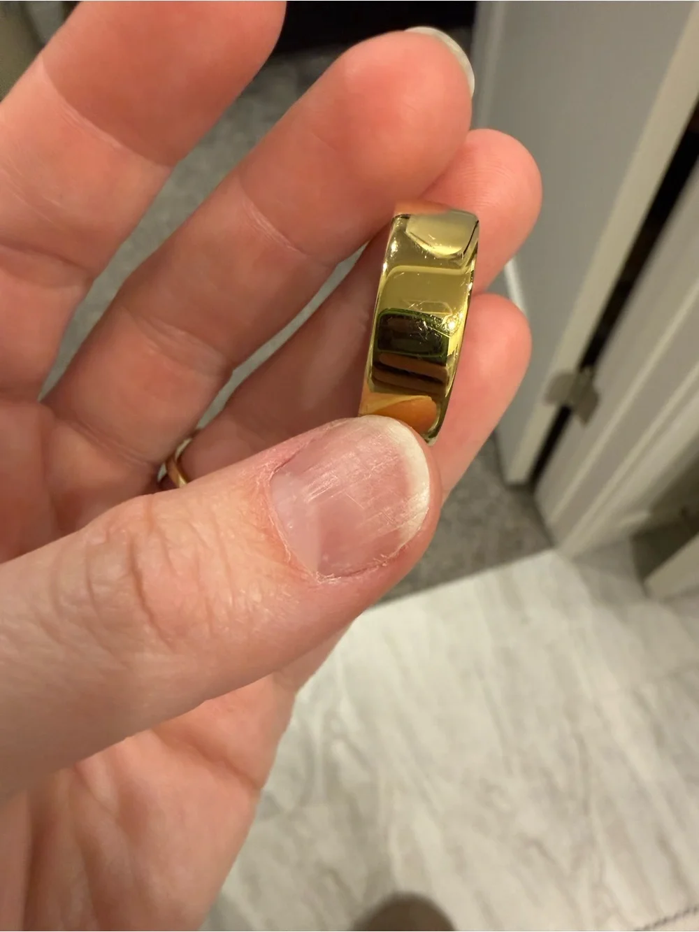 Generation 4 Oura Smart Ring - Gold, size 8. Comes with charger.