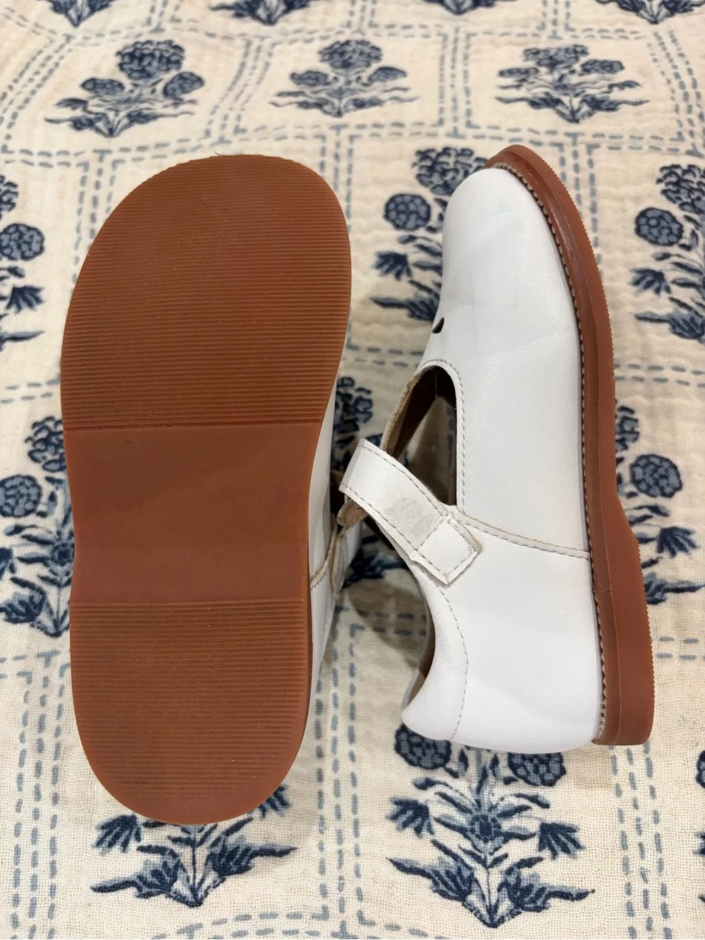 N/A ginfive white