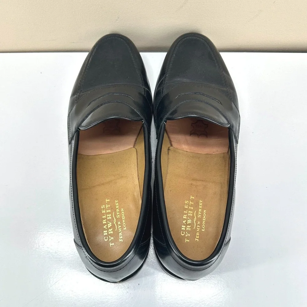 Charles Tyrwhitt reposhing these
