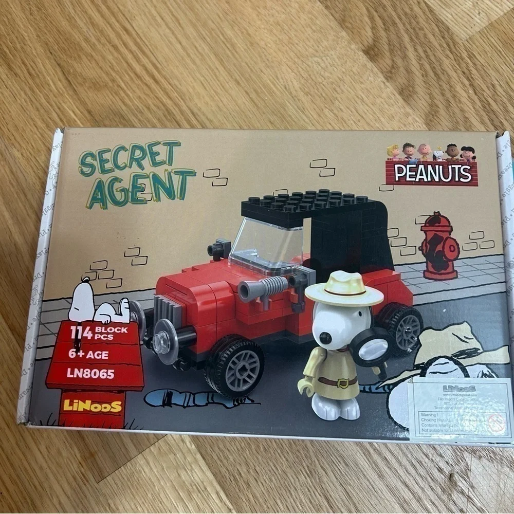 Peanuts secret agent
