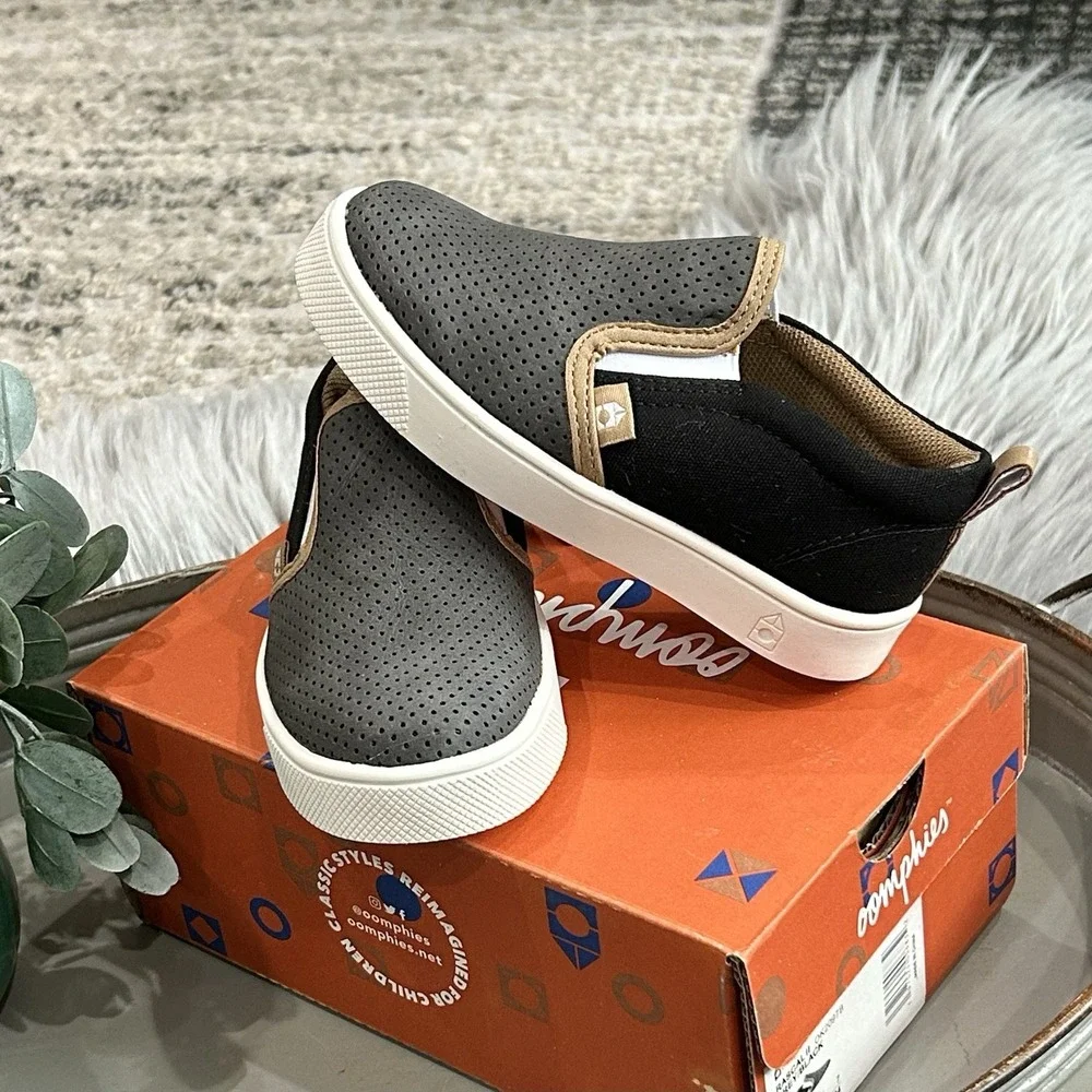 OOMPHIES‎ Rascal II Grey/Black Slip-On Shoe Size 8C NEW