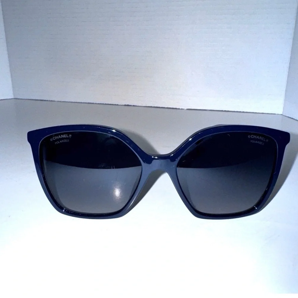 CHANEL glass authentic minor