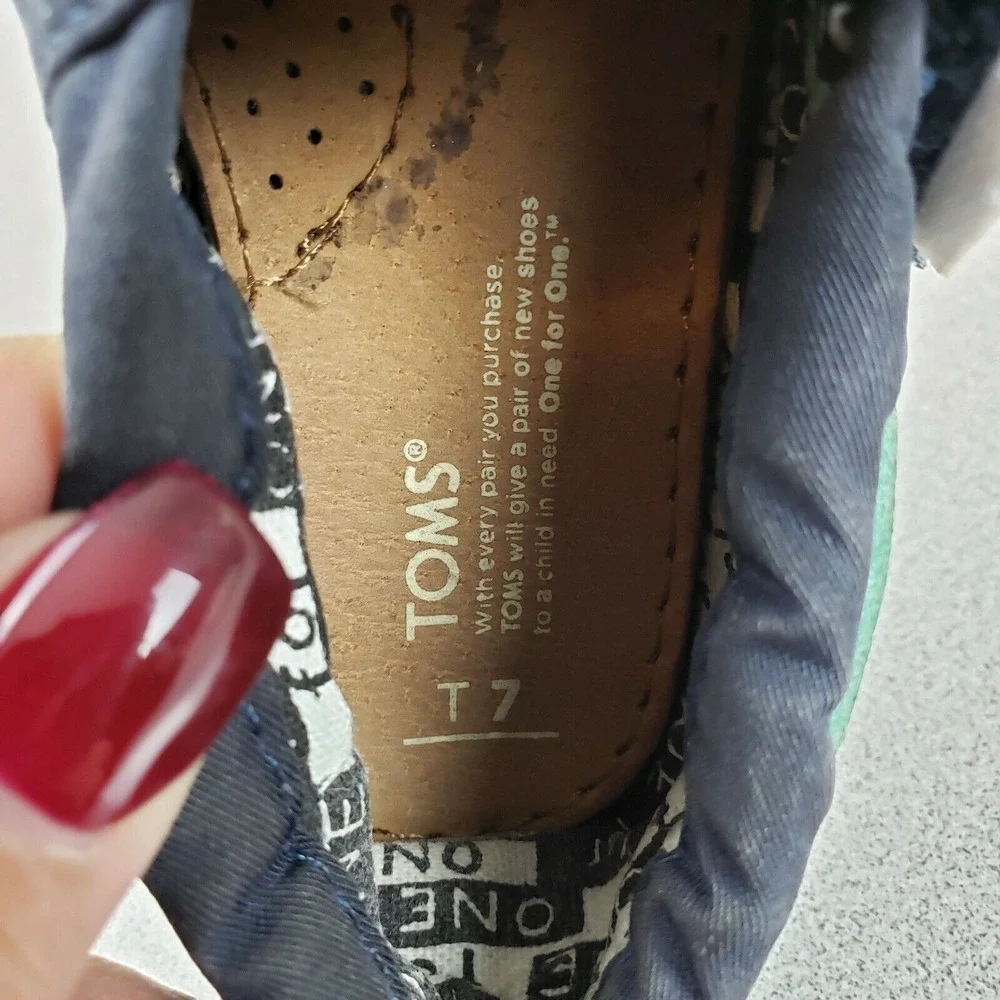Toms boys blue