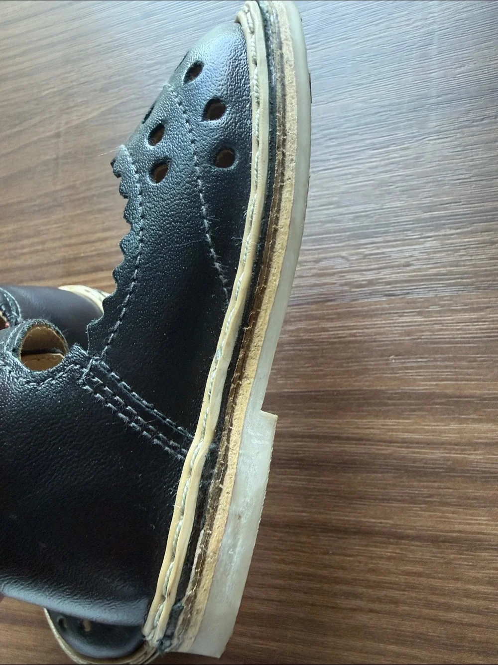 Neman comfortable black