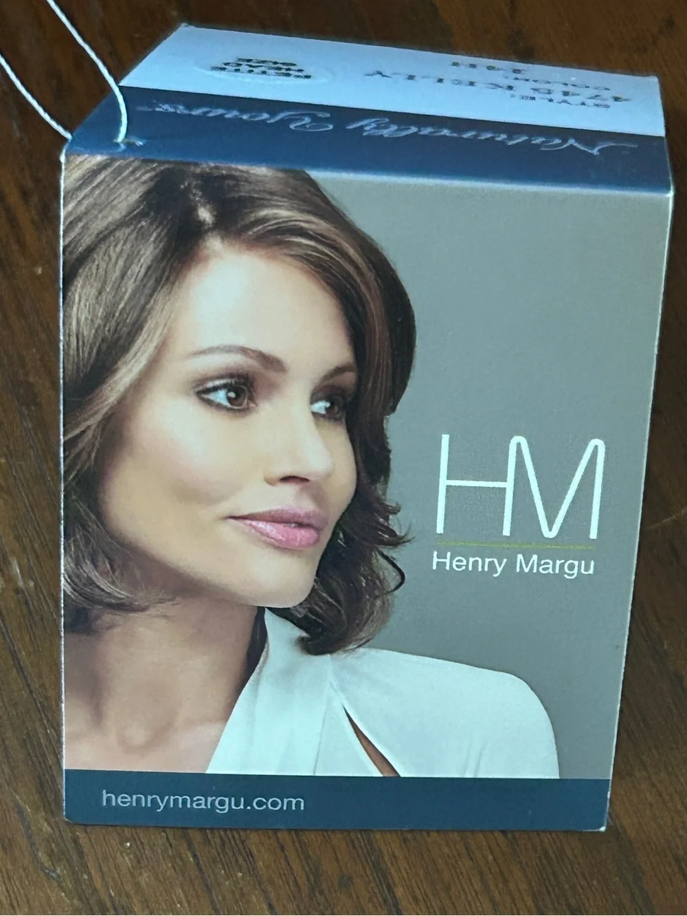 Henry Margu NWT Ash Blonde 14H Long Bob Fringe Wig Style 4745 Kelly Petite Avg