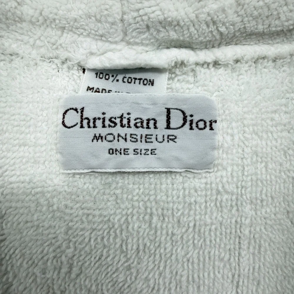 Christian Dior 28 chest