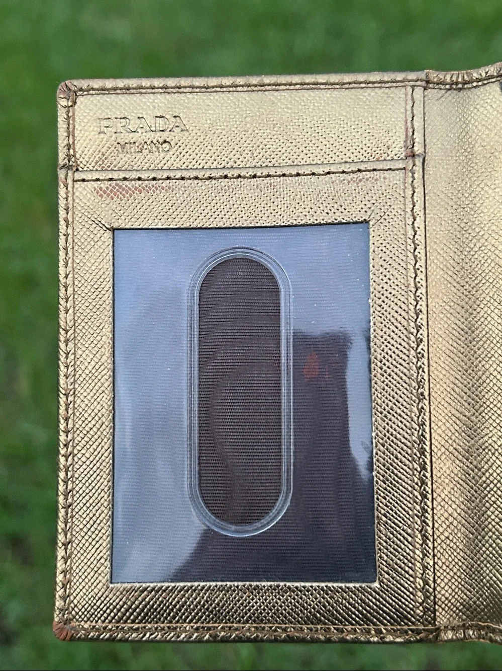 Prada ~4 3”wx3
