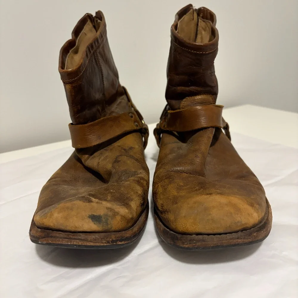 Frye these harness