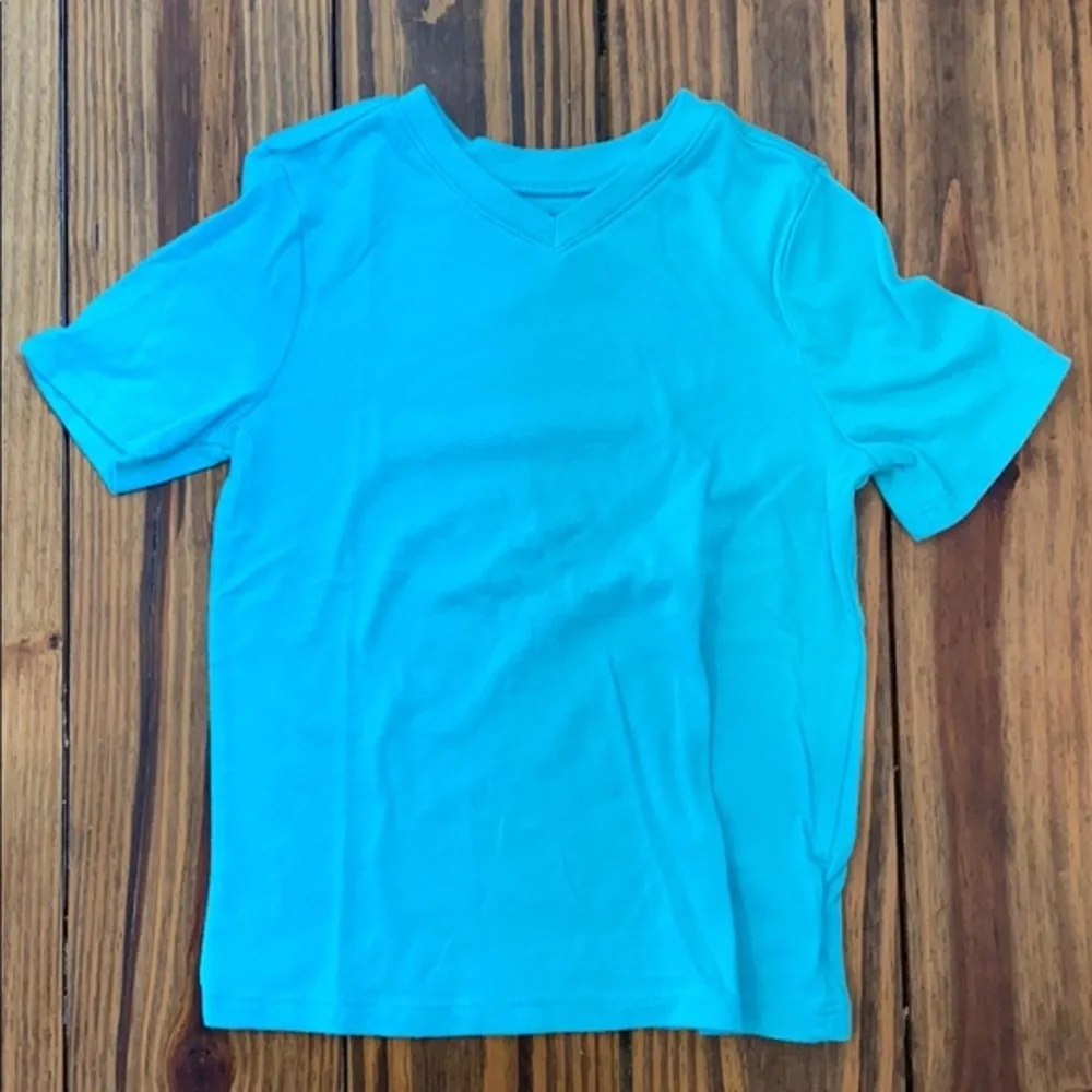 Old navy‎ boys T size 5