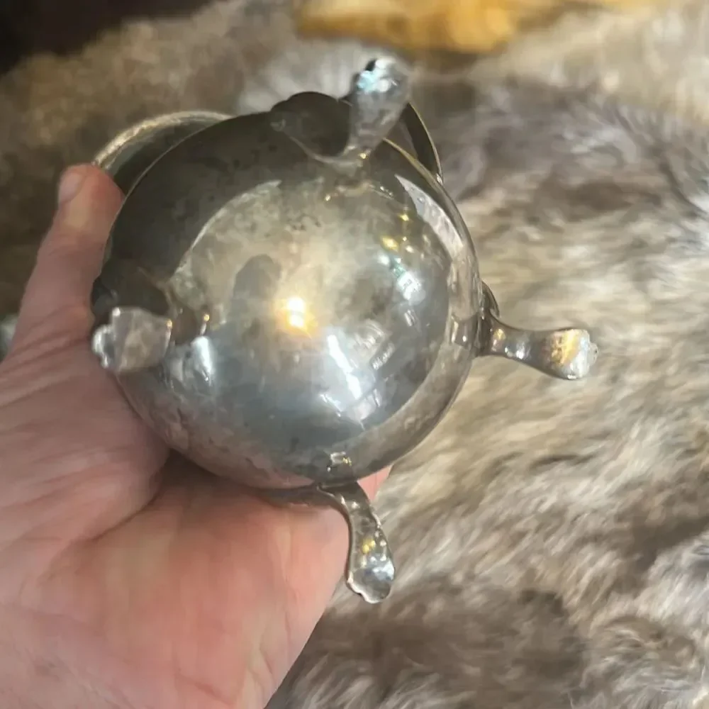 N/A this antique