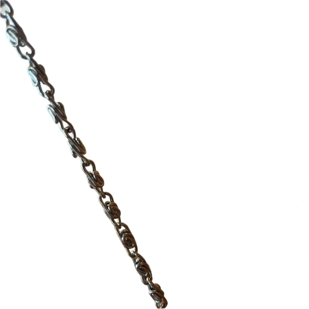 In’s sparkly rhinestone
