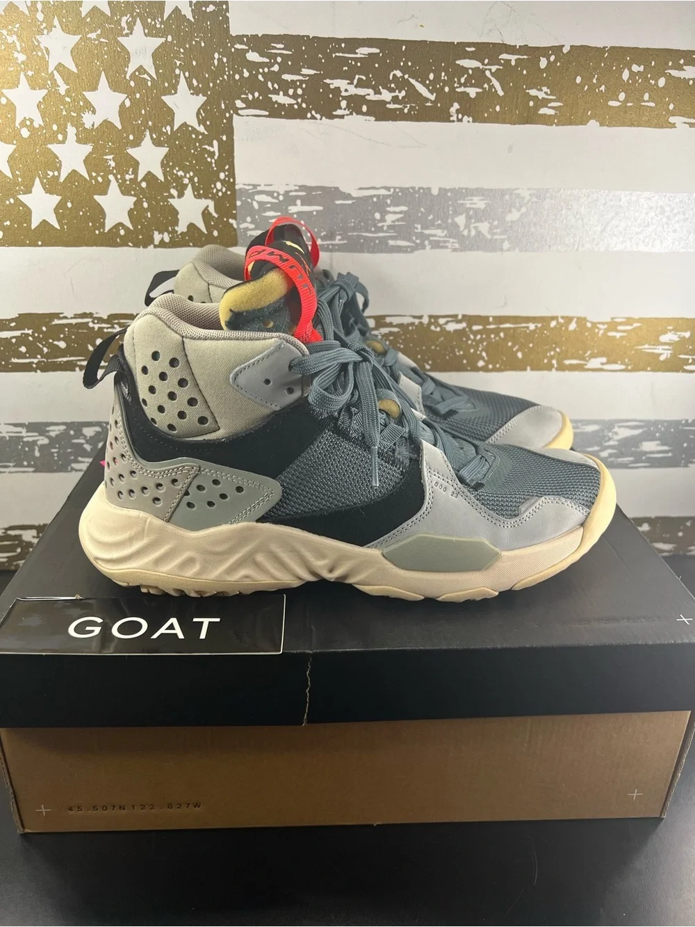 Jordan Delta Mid