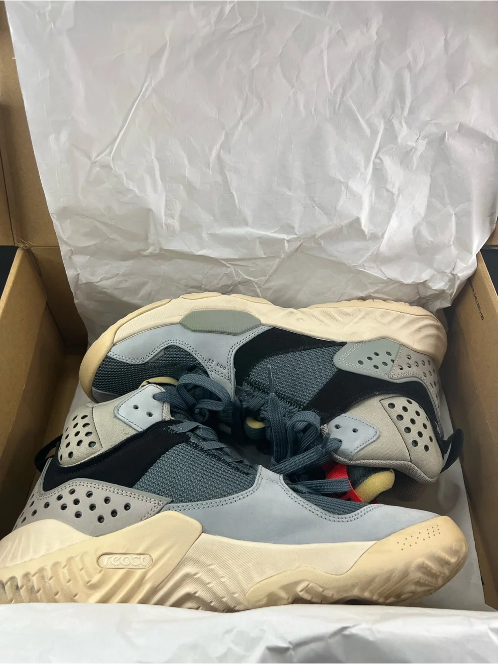 Jordan Delta Mid