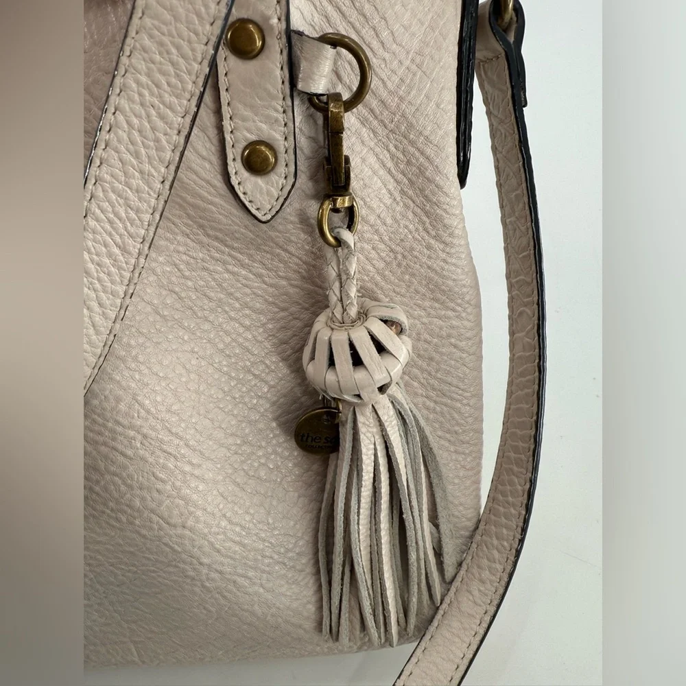 The Sak great gently
