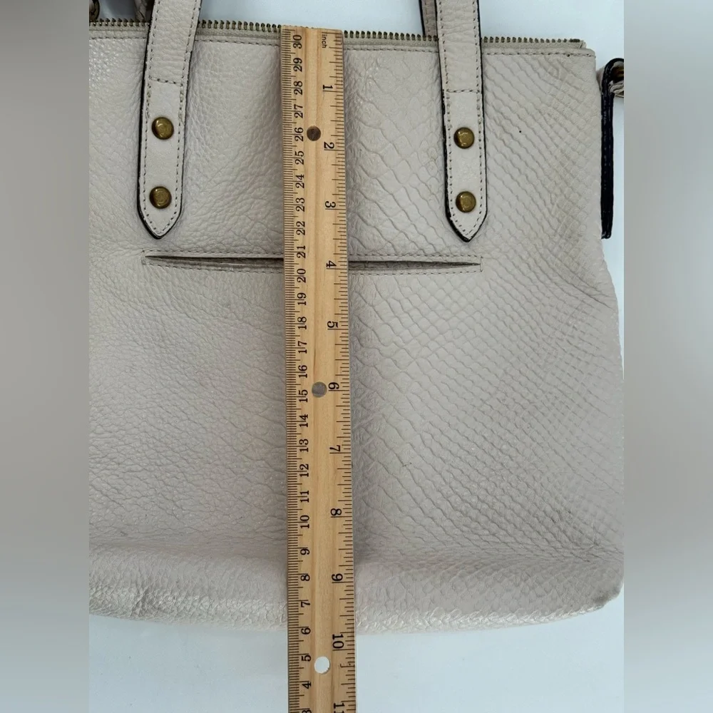The Sak great gently