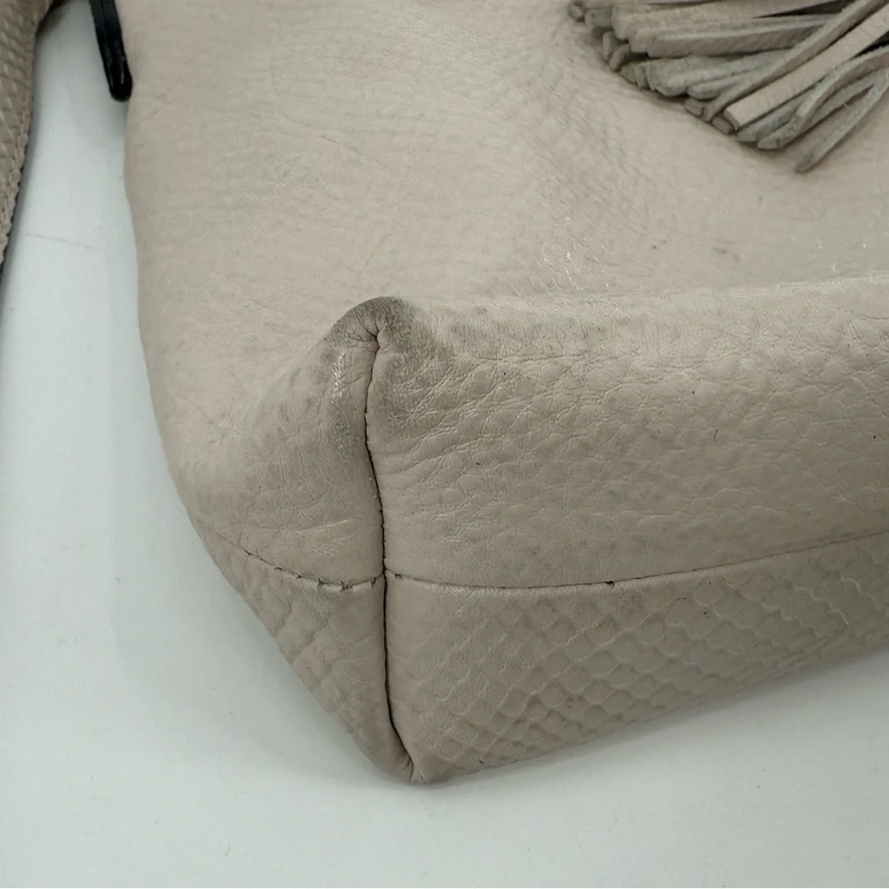 The Sak great gently