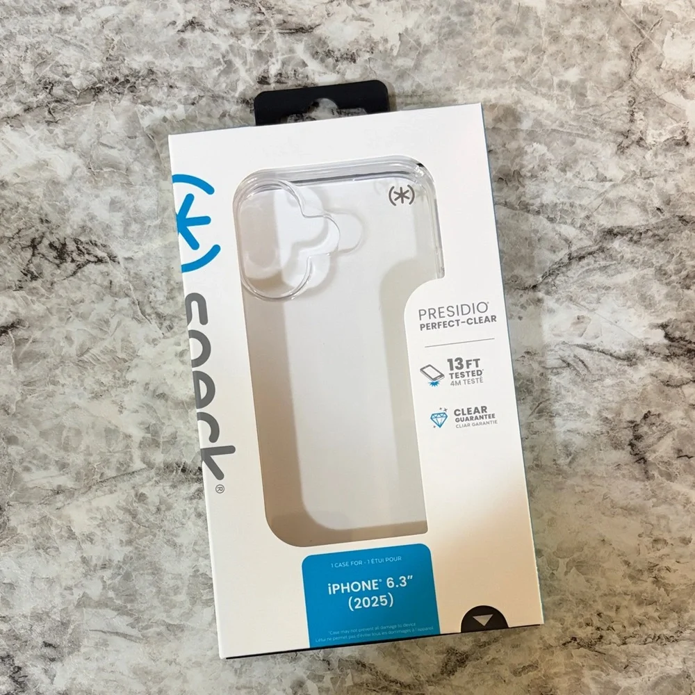 Speck Presidio Clear Case for iPhone 6.3