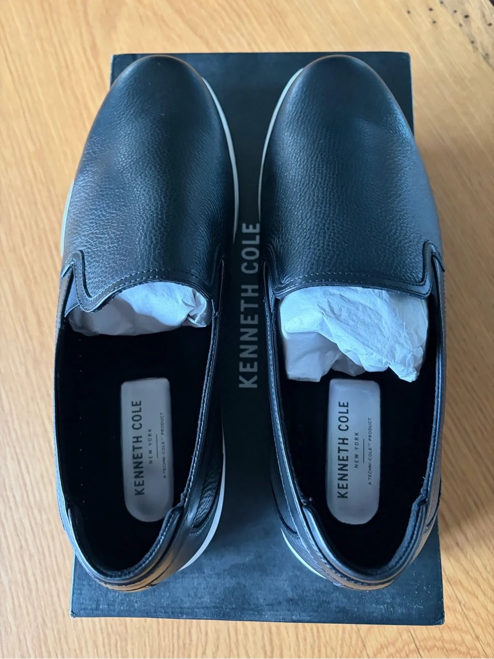Kenneth Cole classic black