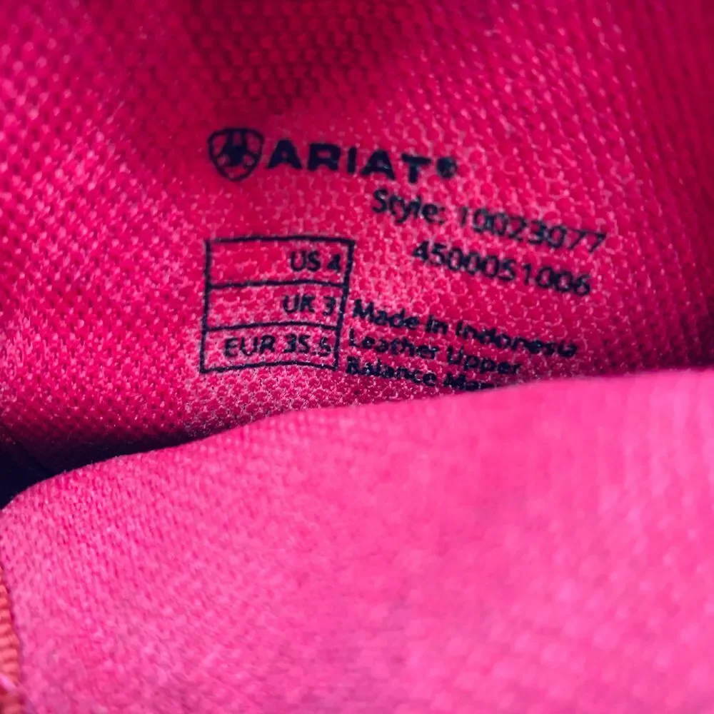 Ariat desert diva