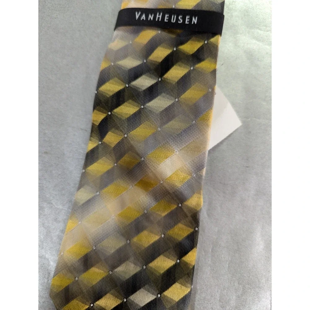 Van Heusen new tags