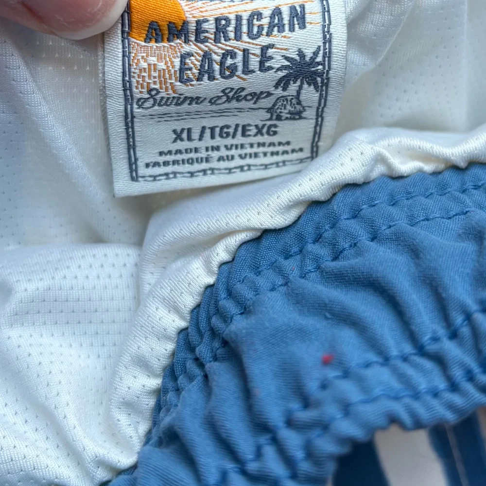 American Eagle Outfitters preowned excellent