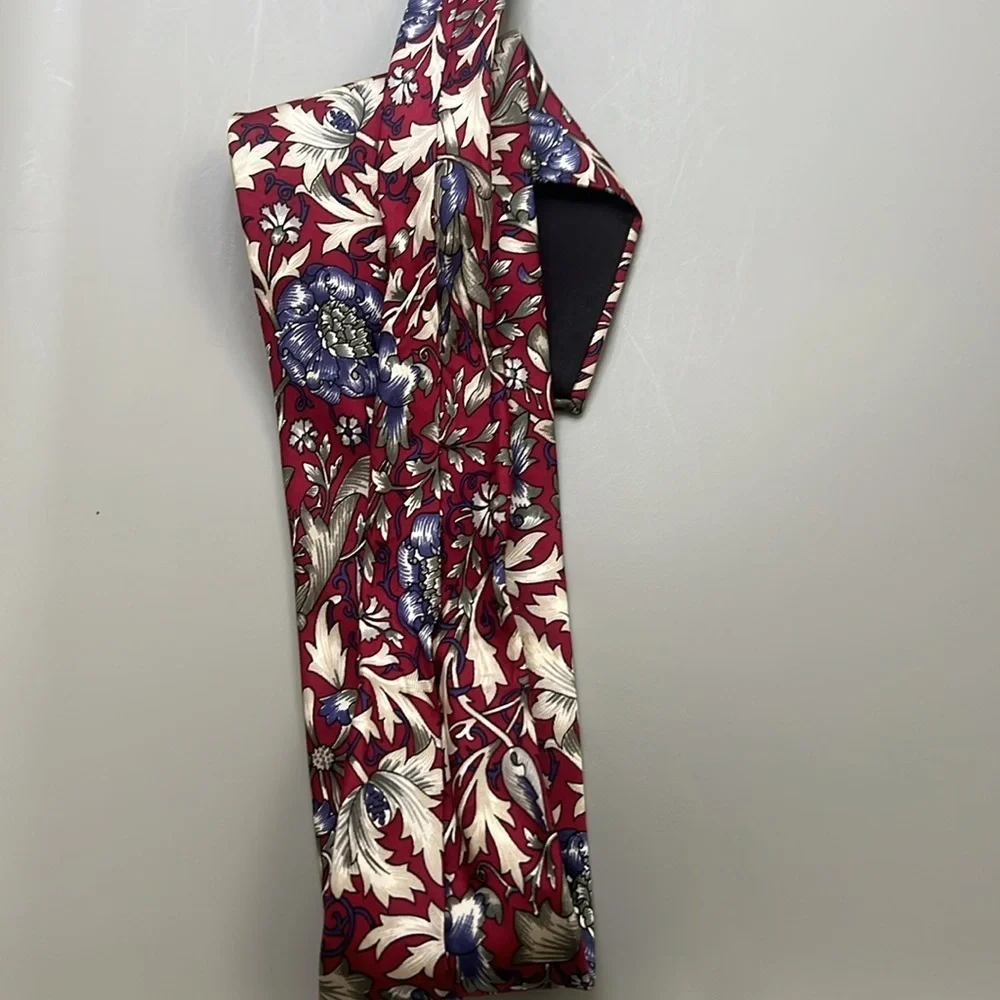 Oscar de la Renta red floral