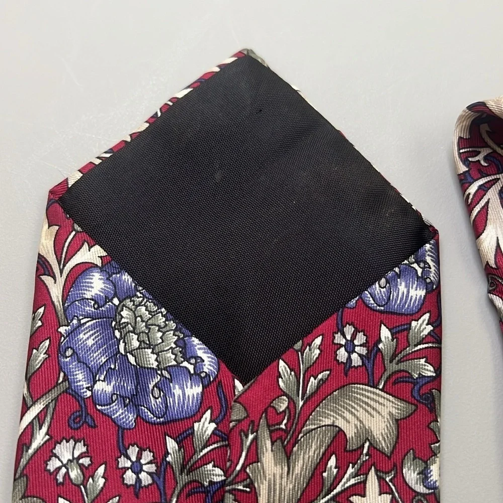 Oscar de la Renta red floral