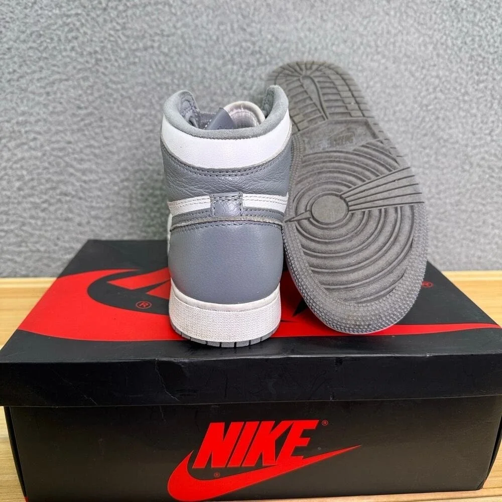 Nike Air Jordan 1‎ Retro High OG GS 2022 Gray White Men's Size 6.5 Sneakers