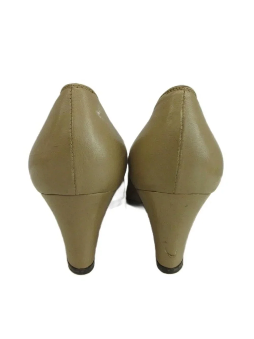 Chanel name pumps