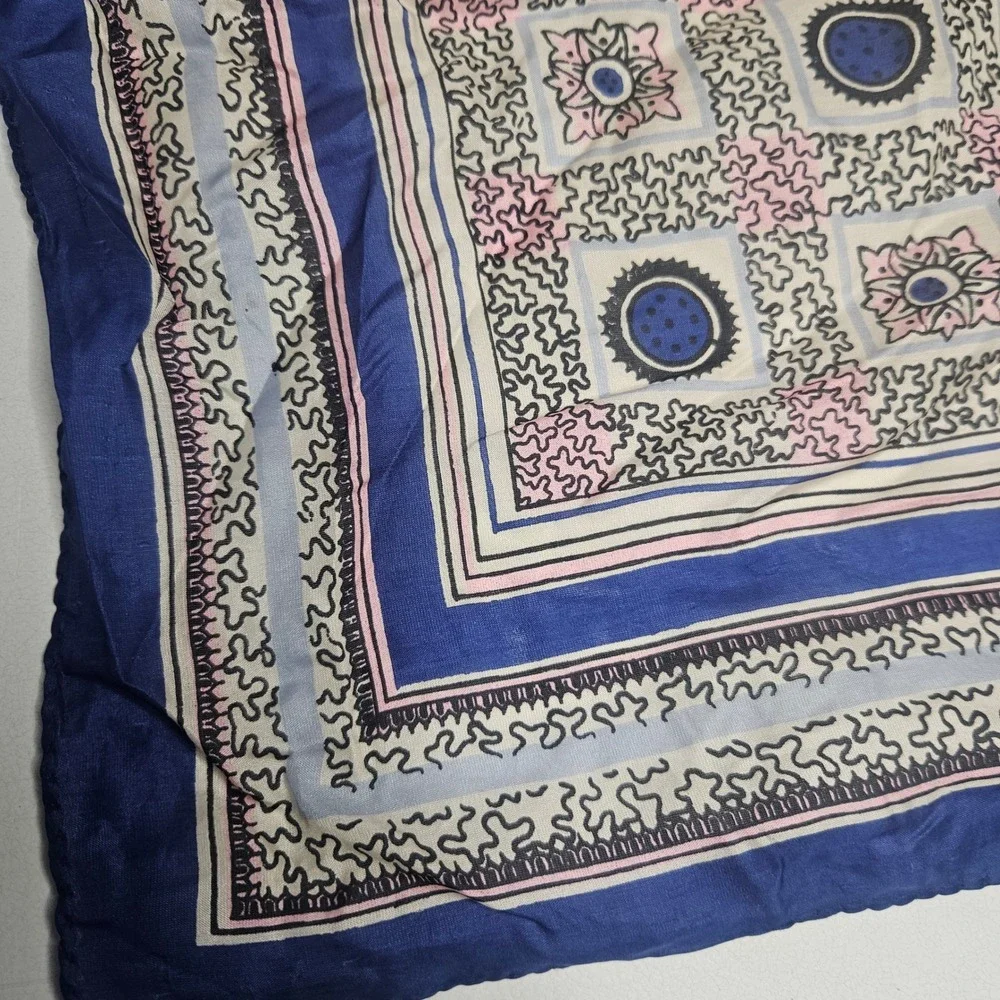 Unbranded vintage square