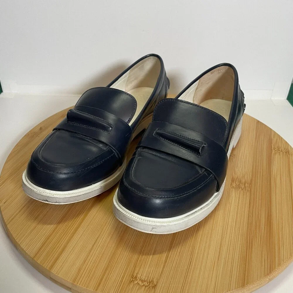 Tory Burch Sport Women 6 Navy Blue Leather Loafer Golf Tee Pocket Preppy